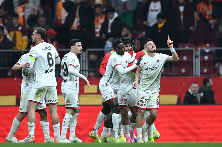 Kupa da Bir şok ta Cim Bom a ! Gençlerbirliği yarı finalde