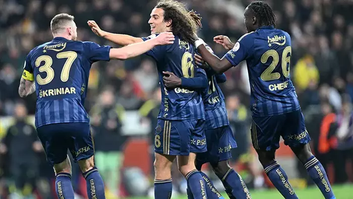 Fenerbahçe liderin peşini bırakmıyor:4-0