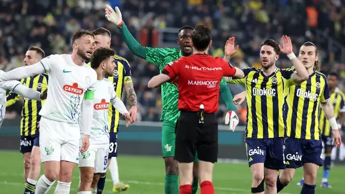 Fenerbahçe son anda yıkıldı:2-2