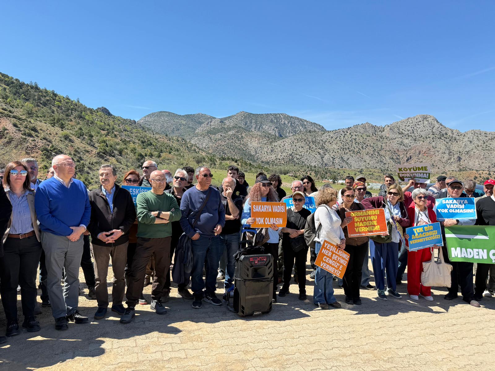 CHP’Lİ VEKİLLER ZEHİR MADENİNE KARŞI ALPAGUT’TA…