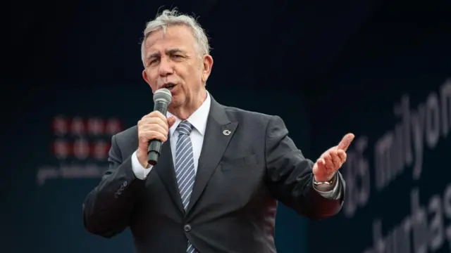 “CHP li Belediyelere Topal ördek muamelesi çektiler ”