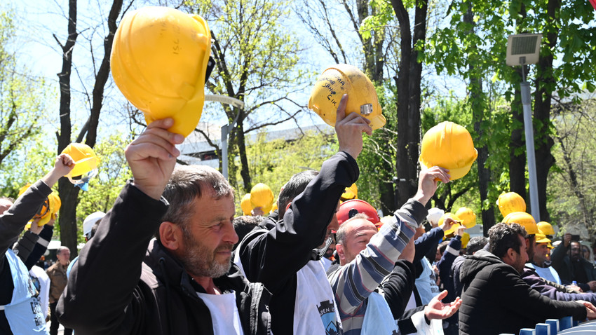 ”İSTEDİKLERİNİ ALAN MADENCİLERİN EYLEMİ SONA ERDİ