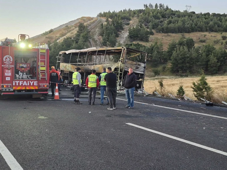 Denizli de otobüs faciası: 1’i bebek 8 kişi yanarak can verdi