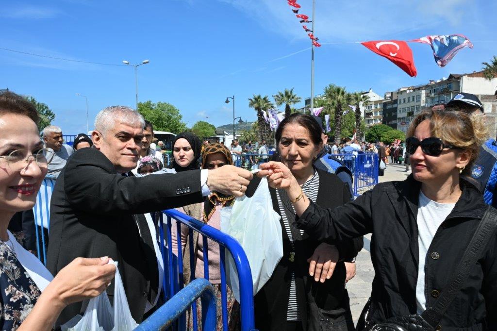 KDZ. EREĞLİ BELEDİYESİ, 350 BİN ATA TOHUMU FİDESİNİ HALKA  ÜCRETSİZ DAĞITTI