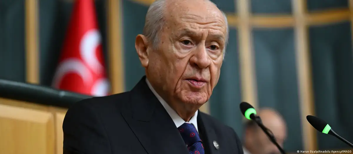 Bahçeli’nin hedefinde yine ”Özgür Özel” var