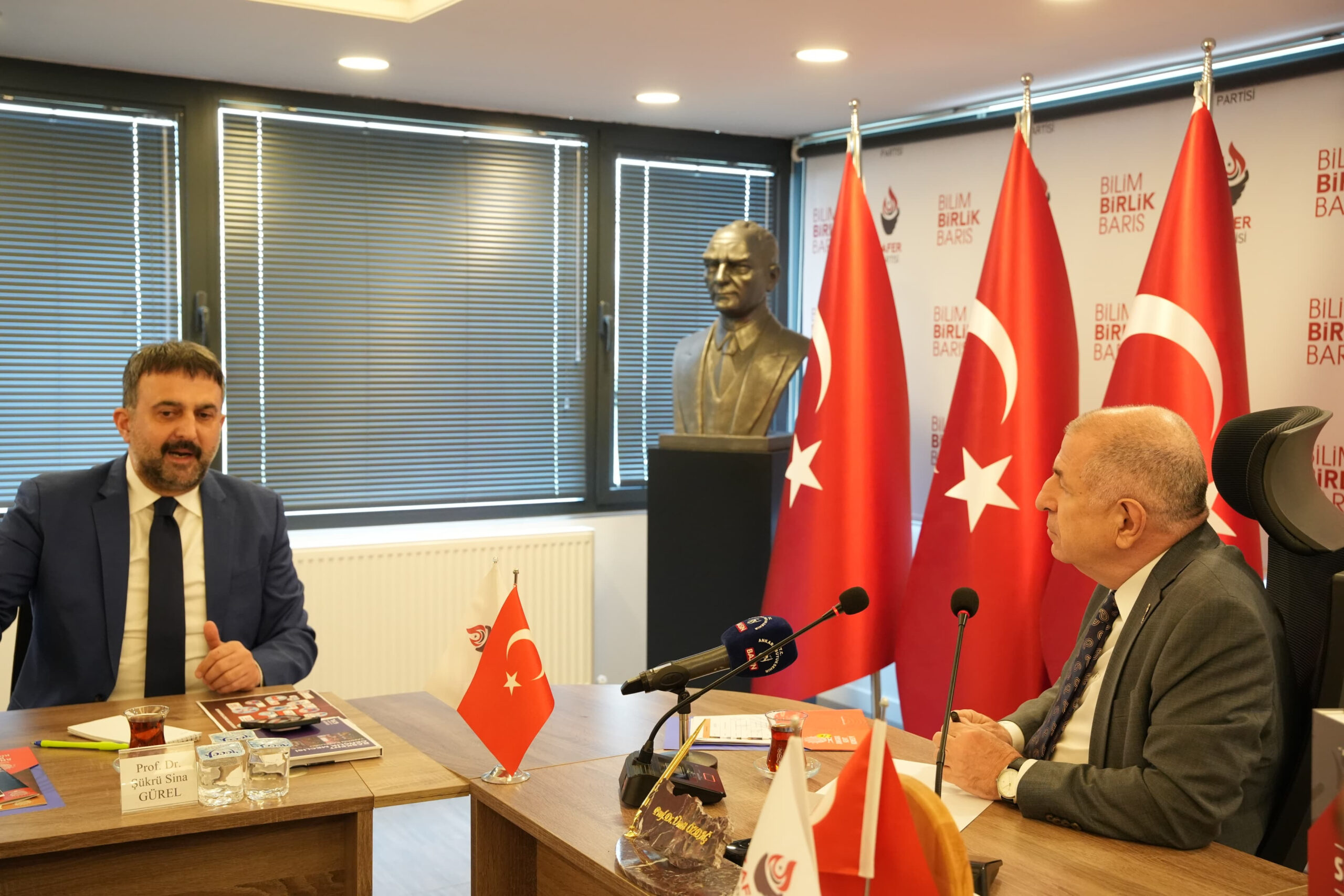 Ümit Özdağ, Ankara Kent Konseyi heyeti  ile görüştü