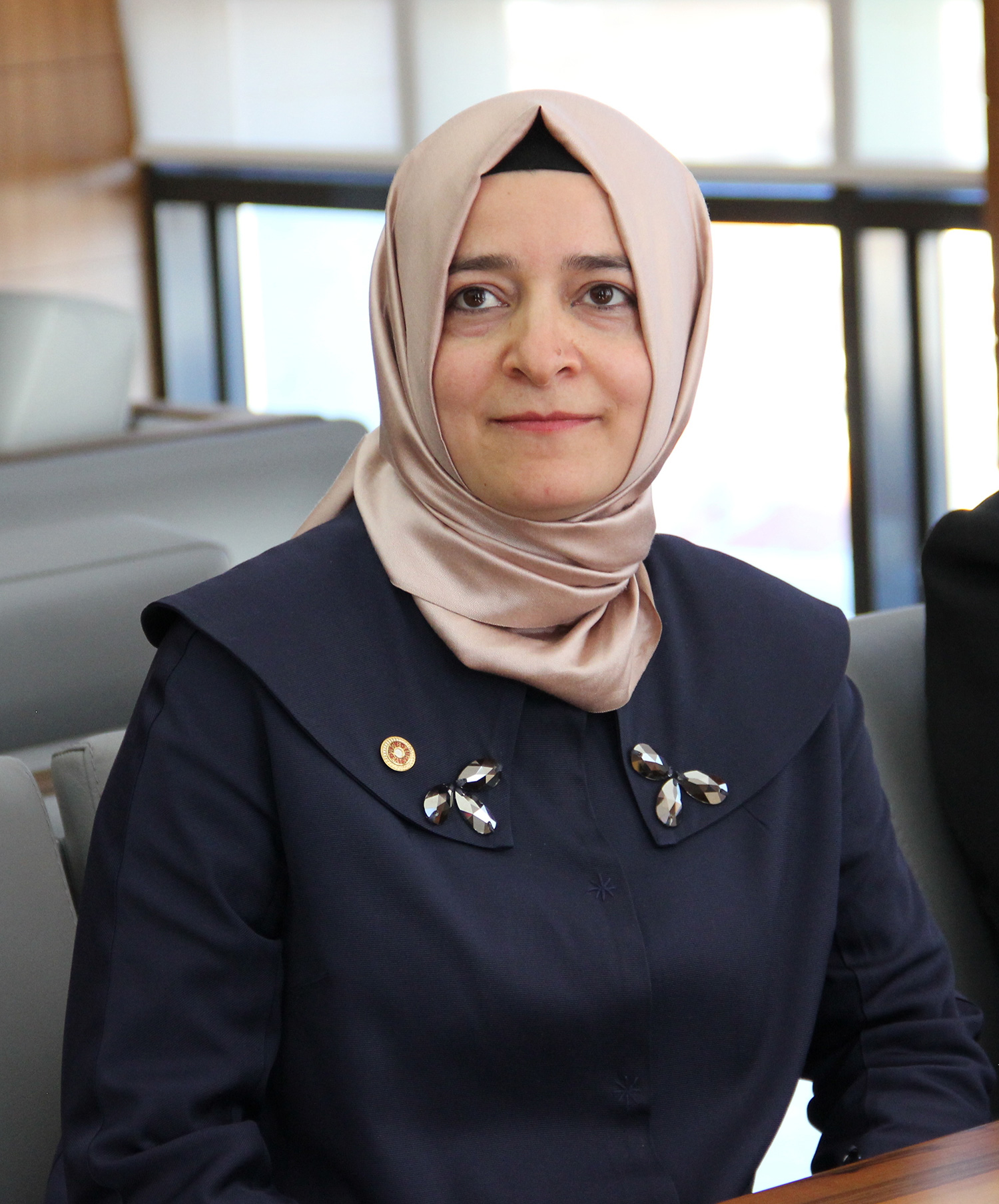 Garip Gurebanın parası Fatma Hanımın Kasasında !