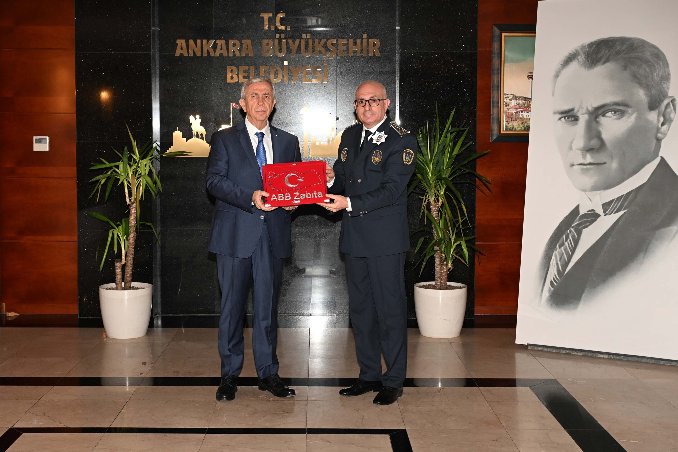 MANSUR YAVAŞ, ANKARA ZABITASIYLA BULUŞTU  