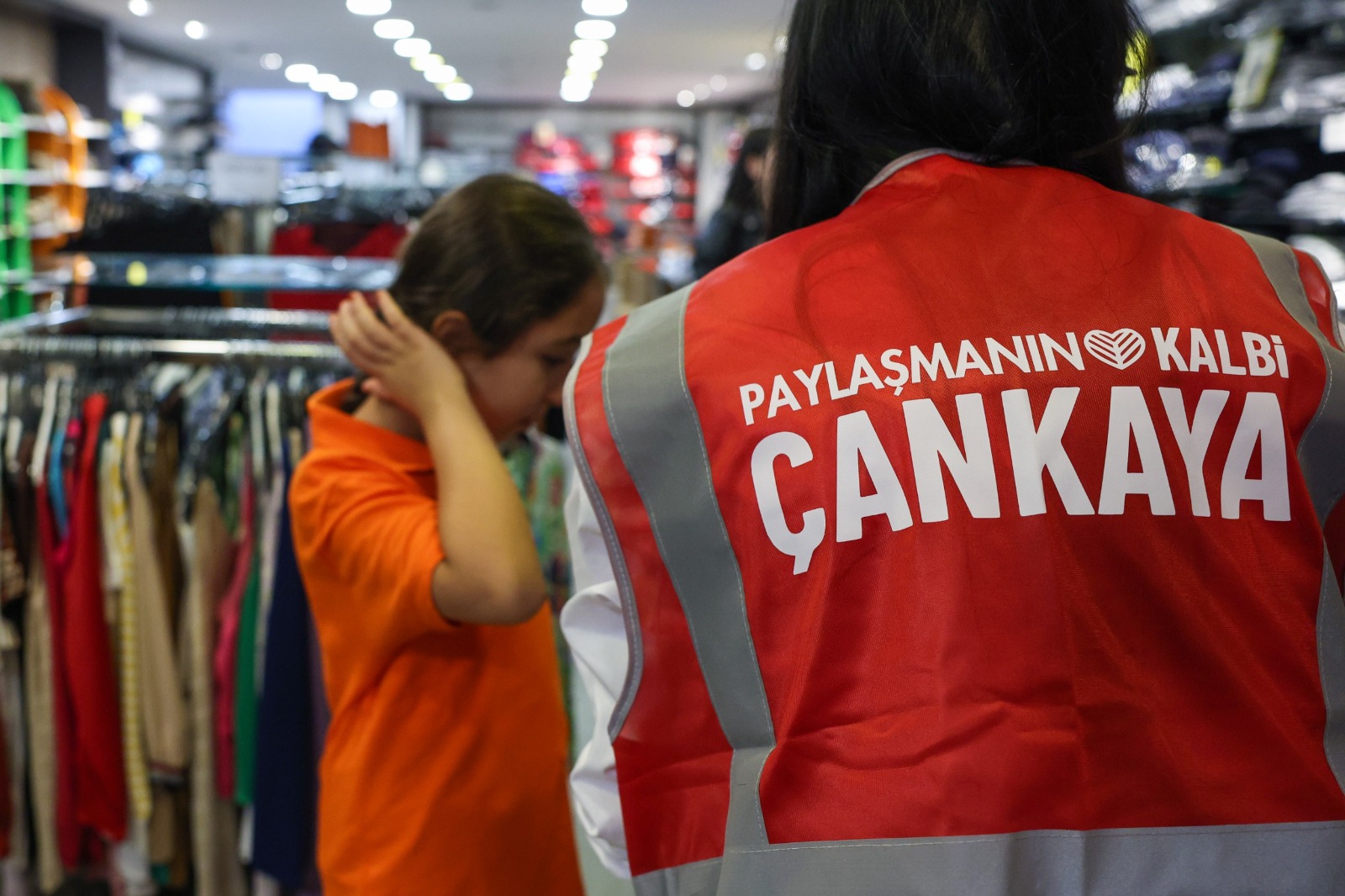 ÇANKAYA BELEDİYESİ’NDEN 600 ÖĞRENCİYE OKUL FORMASI DESTEĞİ
