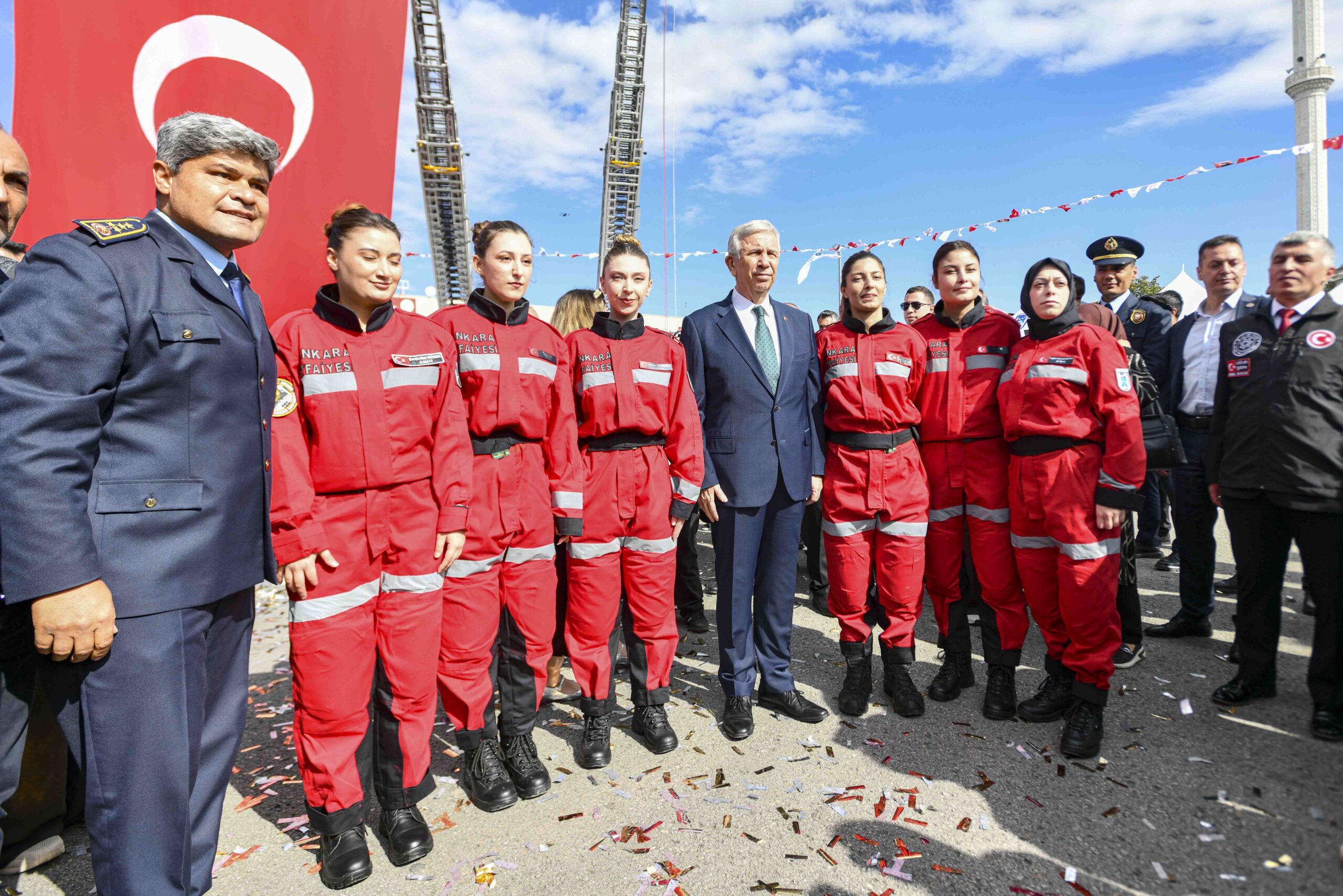 ”ANKARA İTFAİYESİ’NDE YAŞ ORTALAMASI 36’YA DÜŞÜRÜLDÜ”