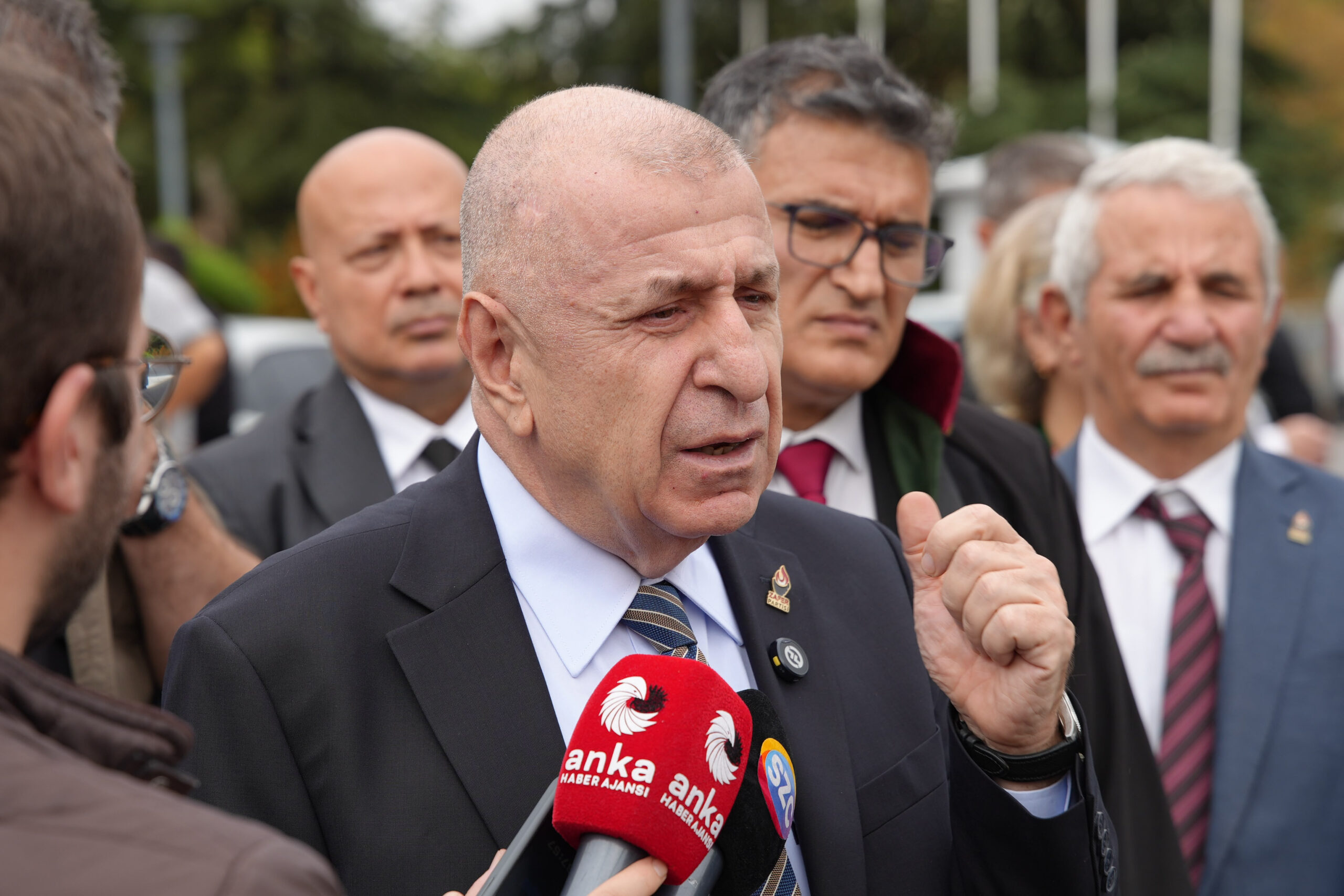 “ÇOK DİLLİ LEVHALAR KONUSUNDA YARGIYI HAREKETE GEÇMEYE DAVET EDİYORUZ”