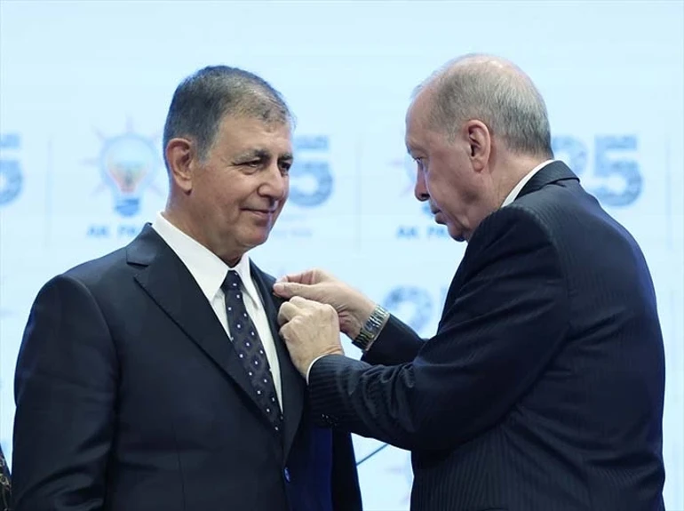 Cemil Tugay’ ı transfer eden AKP ,sonunda İzmir’ i de aldı !